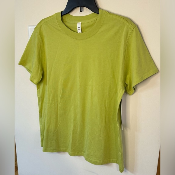 Lululemon Women’s Green All Yours Tee NWT Size 6 - Picture 8 of 8